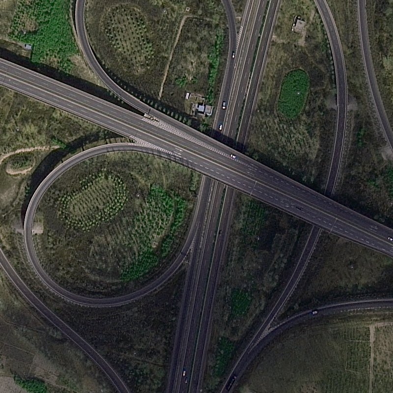 Native 0.5 m pixels of a highway interchange