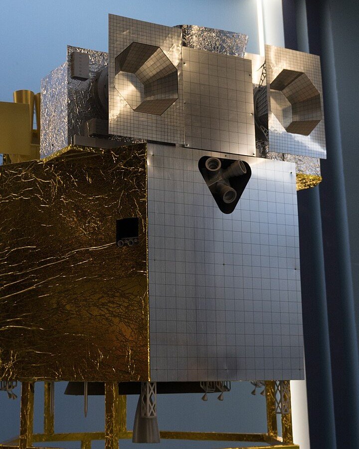 GEO Earth observation satellite platform